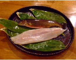岩魚の下ごしらえ